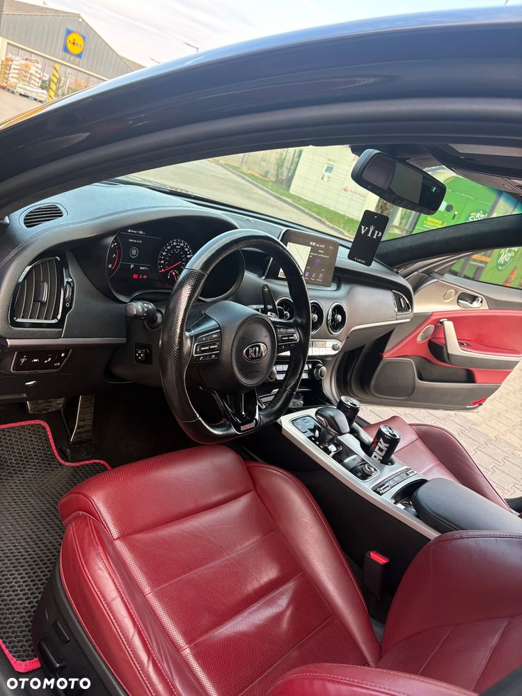 Kia Stinger 3.3 T-GDI AWD GT - 11