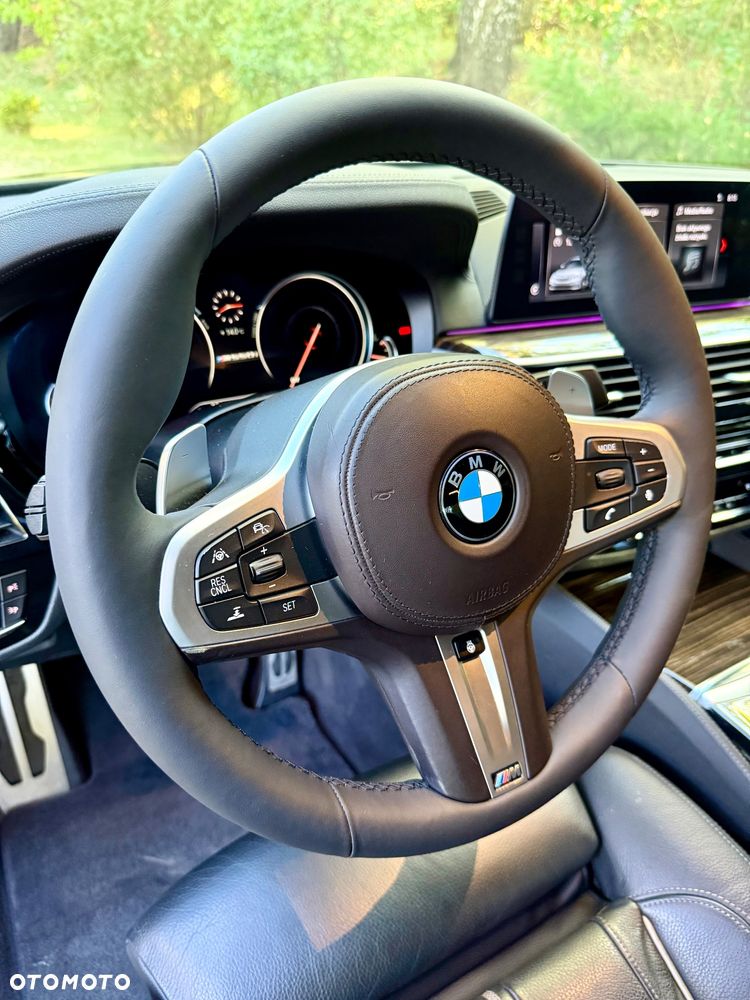 BMW Seria 5 M550i xDrive - 20