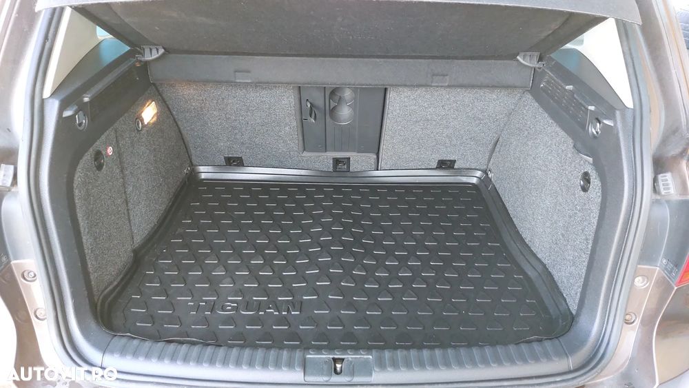 Volkswagen Tiguan 2.0 TDI DPF BlueMotion Technology Sport & Style - 12