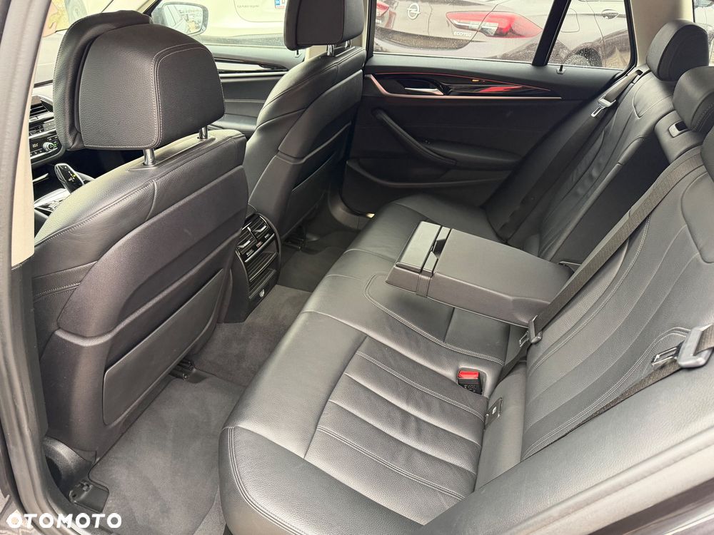 BMW Seria 5 520d M Sport Edition - 6