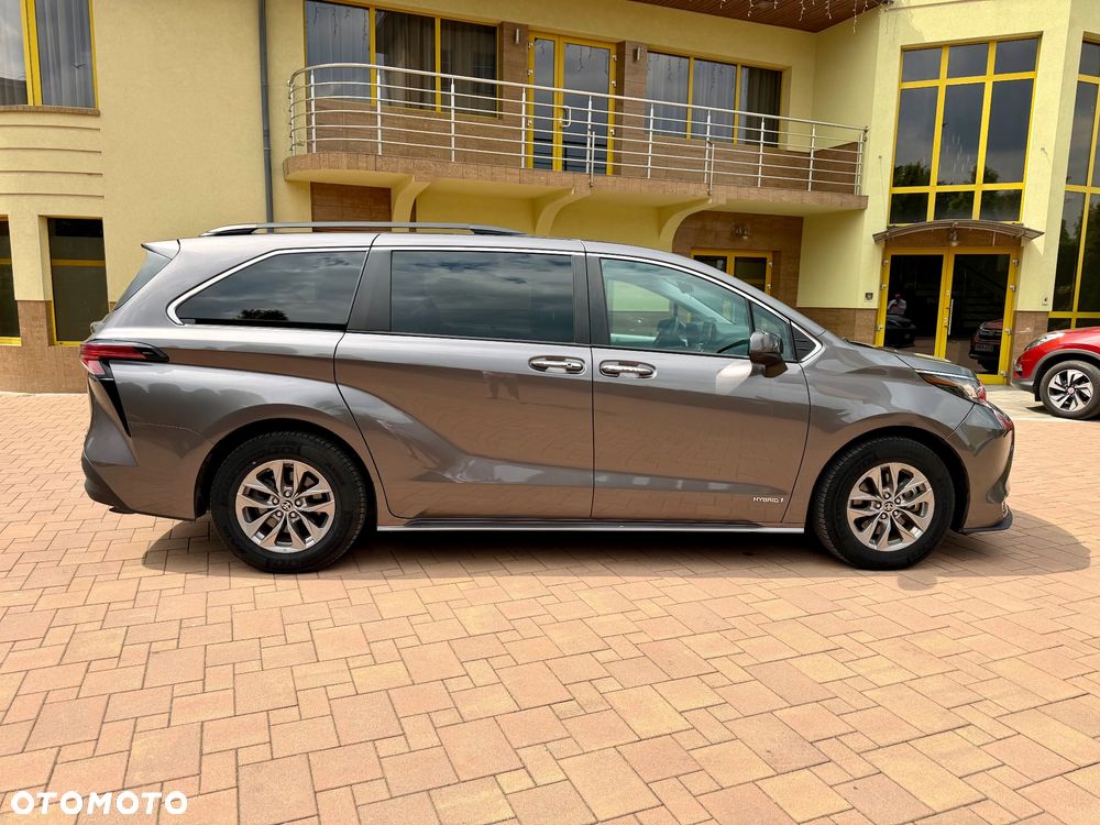 Toyota Sienna - 7