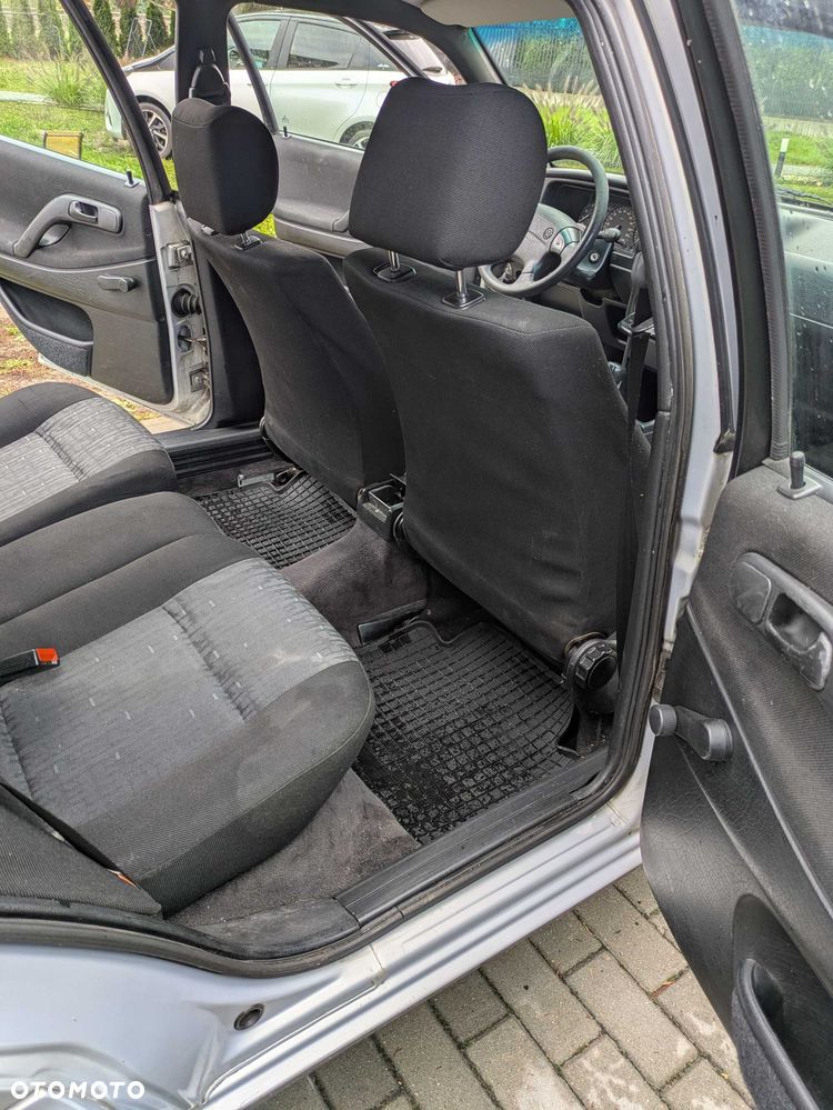 Volkswagen Passat - 5