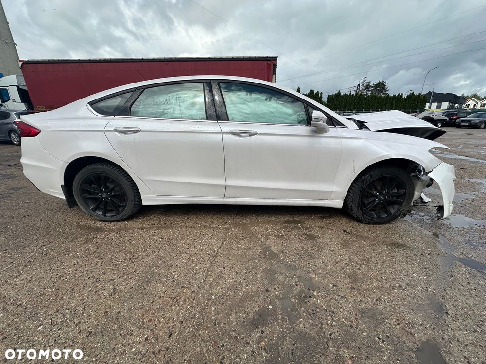 Ford Fusion - 8