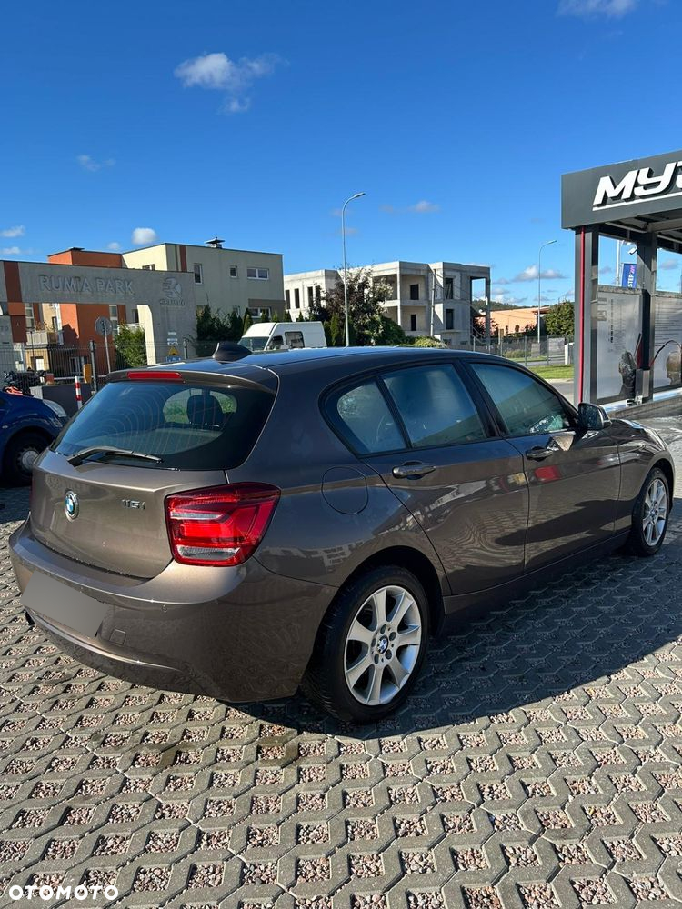 BMW Seria 1 116i - 8