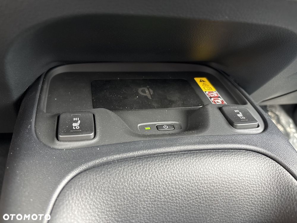 Toyota Corolla 1.8 Hybrid Comfort - 17