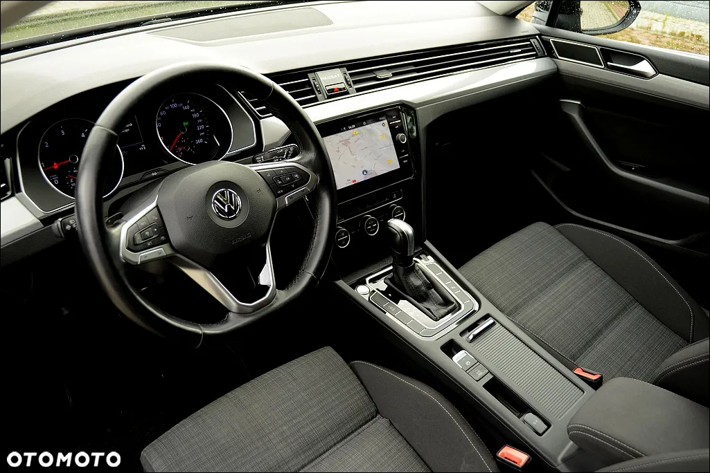 Volkswagen Passat Variant 2.0 TDI SCR DSG Comfortline - 20
