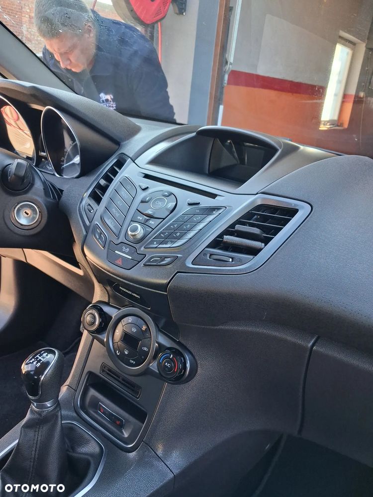 Ford Fiesta - 13