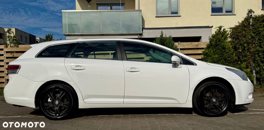 Toyota Avensis 1.8 Comfort - 10
