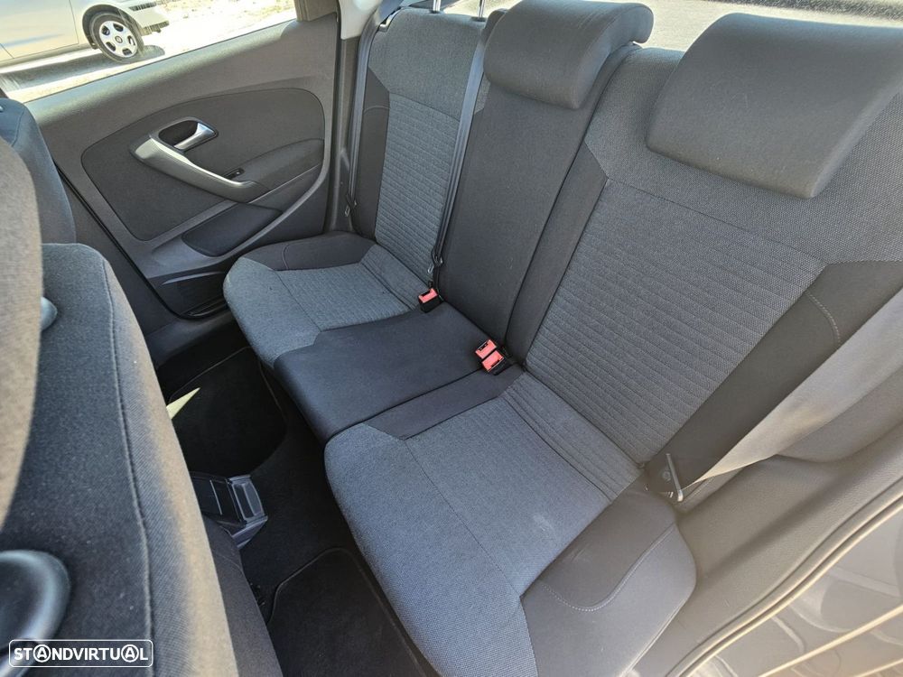 VW Polo 1.6 TDI Confortline BlueMotion - 21