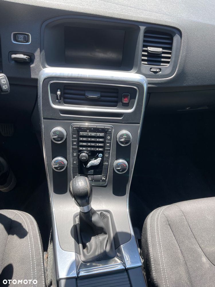 Volvo V60 D4 Edition - 17