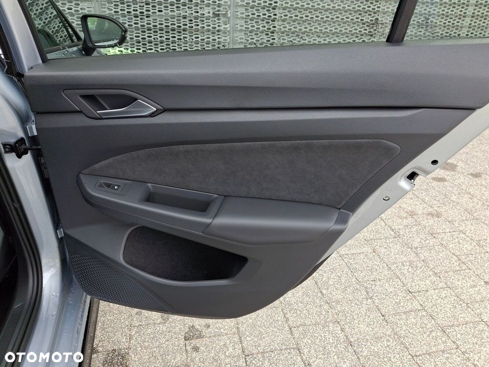 Volkswagen Golf Variant - 17