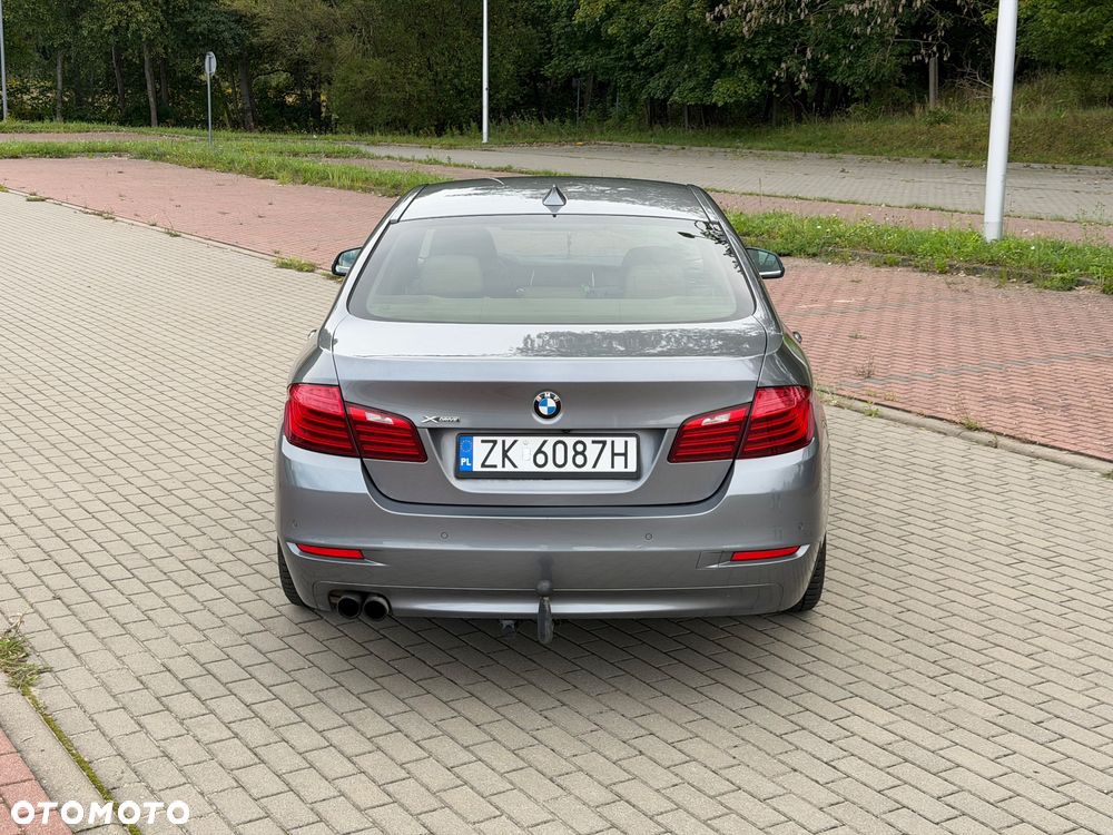 BMW Seria 5 525d xDrive - 4