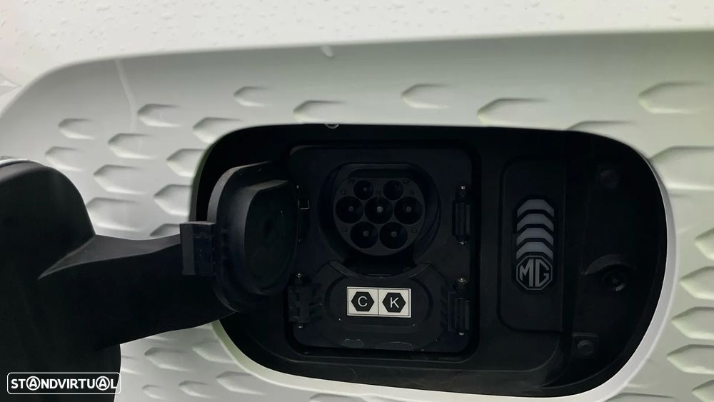 MG ZS EV 72.6 kWh Luxury - 26