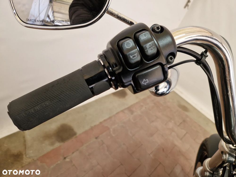 Harley-Davidson Sportster Custom 1200C - 39