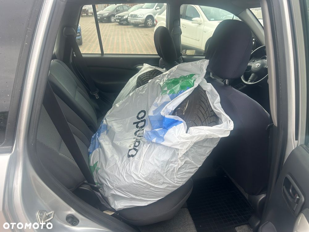 Toyota RAV4 1.8 VVT-i 4x2 - 10