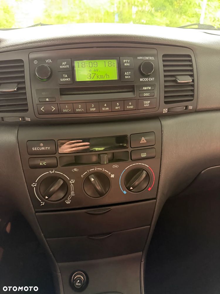 Toyota Corolla - 13
