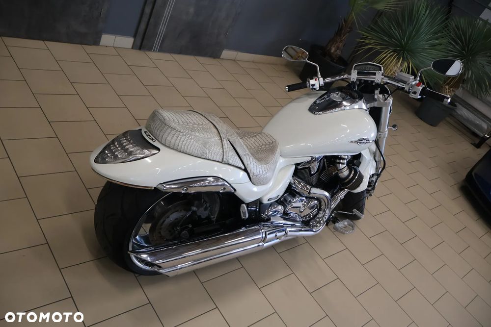 Suzuki Intruder - 7