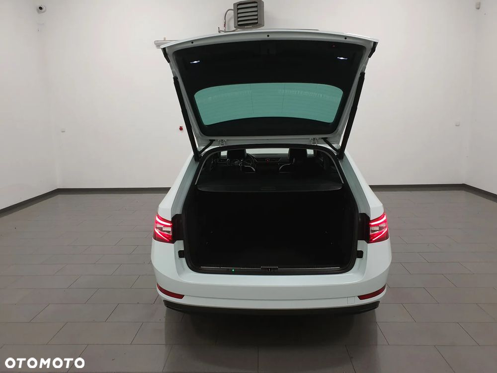 Skoda Superb 2.0 TDI L&K DSG - 5