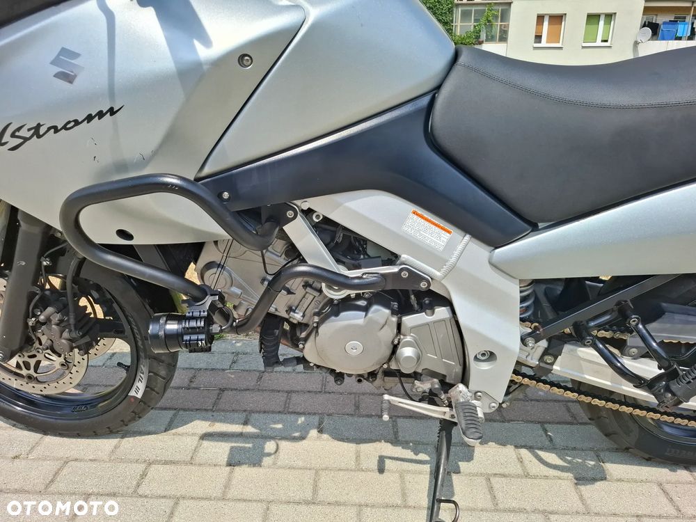 Suzuki V-STROM - 24