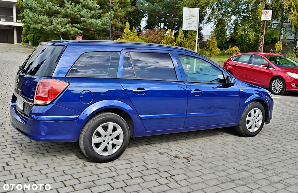Opel Astra 1.4 Caravan Cosmo - 21