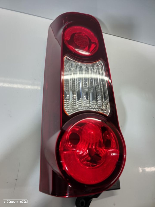 Farolim Farol Novo Traseiro Partner Berlingo Esq. (B9) 2012 a 2018 ( Interior Escuro ) - 2