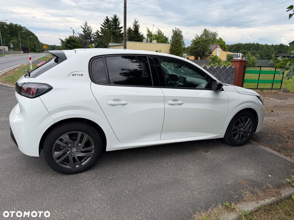 Peugeot 208 - 9