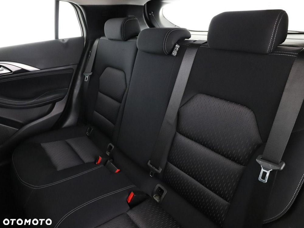 Infiniti Q30 - 18