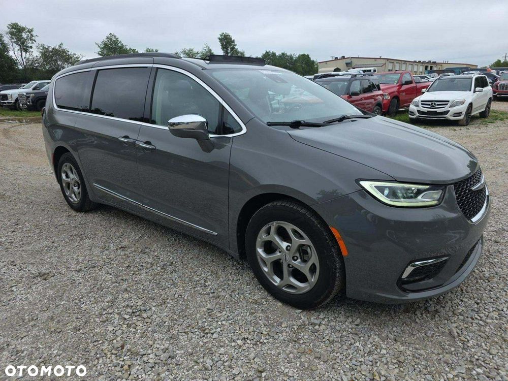 Chrysler Pacifica - 2