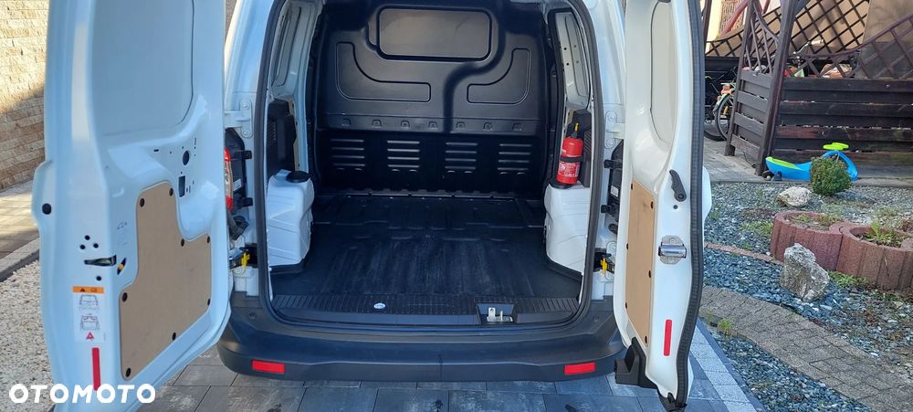 Ford Transit Courier - 8