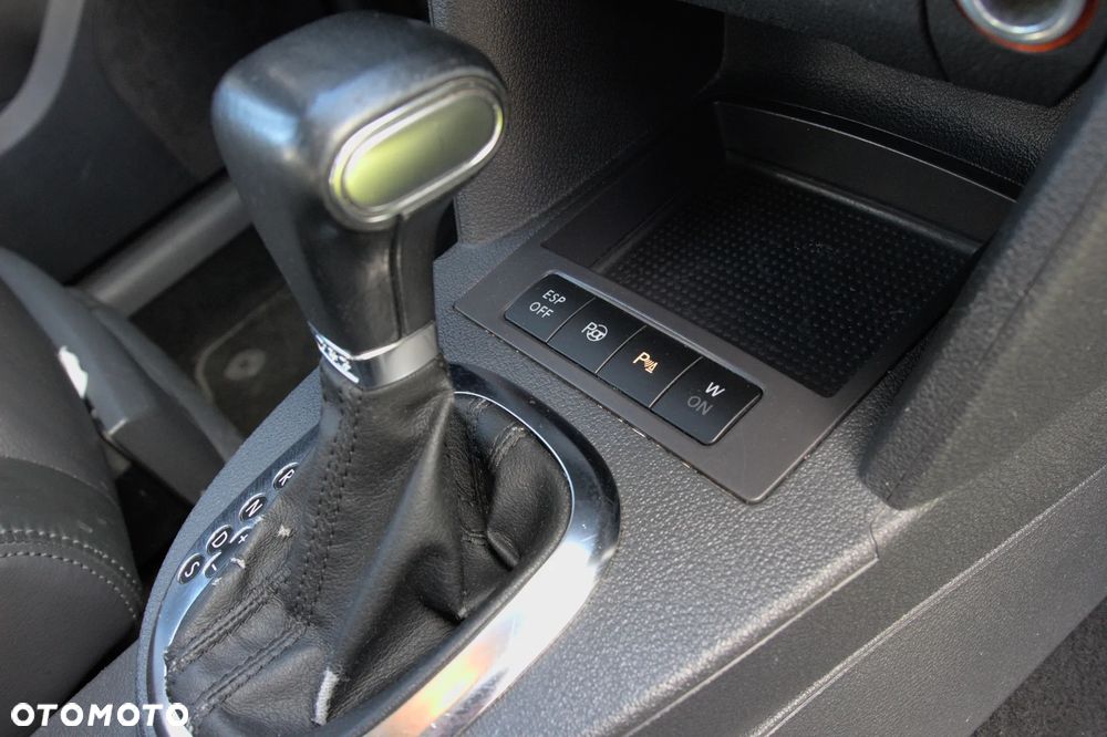 Volkswagen Touran 2.0 TDI DPF Cross DSG - 15