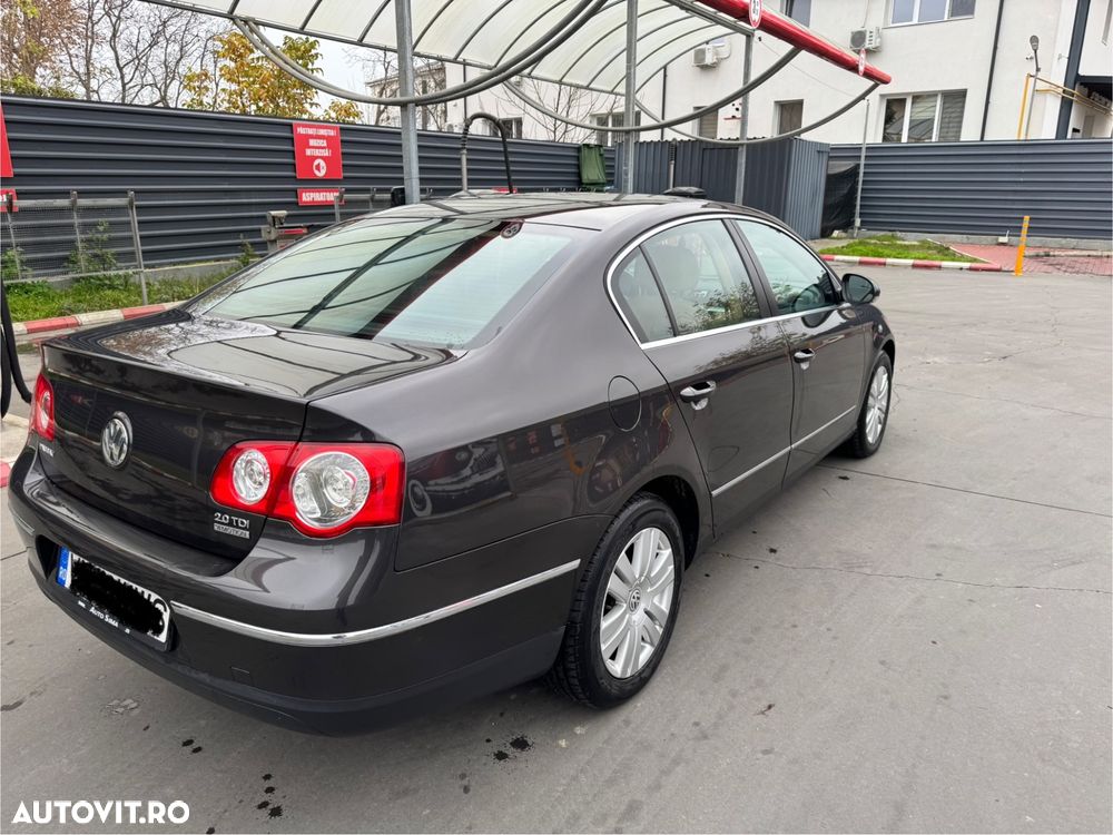 Volkswagen Passat 2.0TDI Highline DPF 4Motion - 7