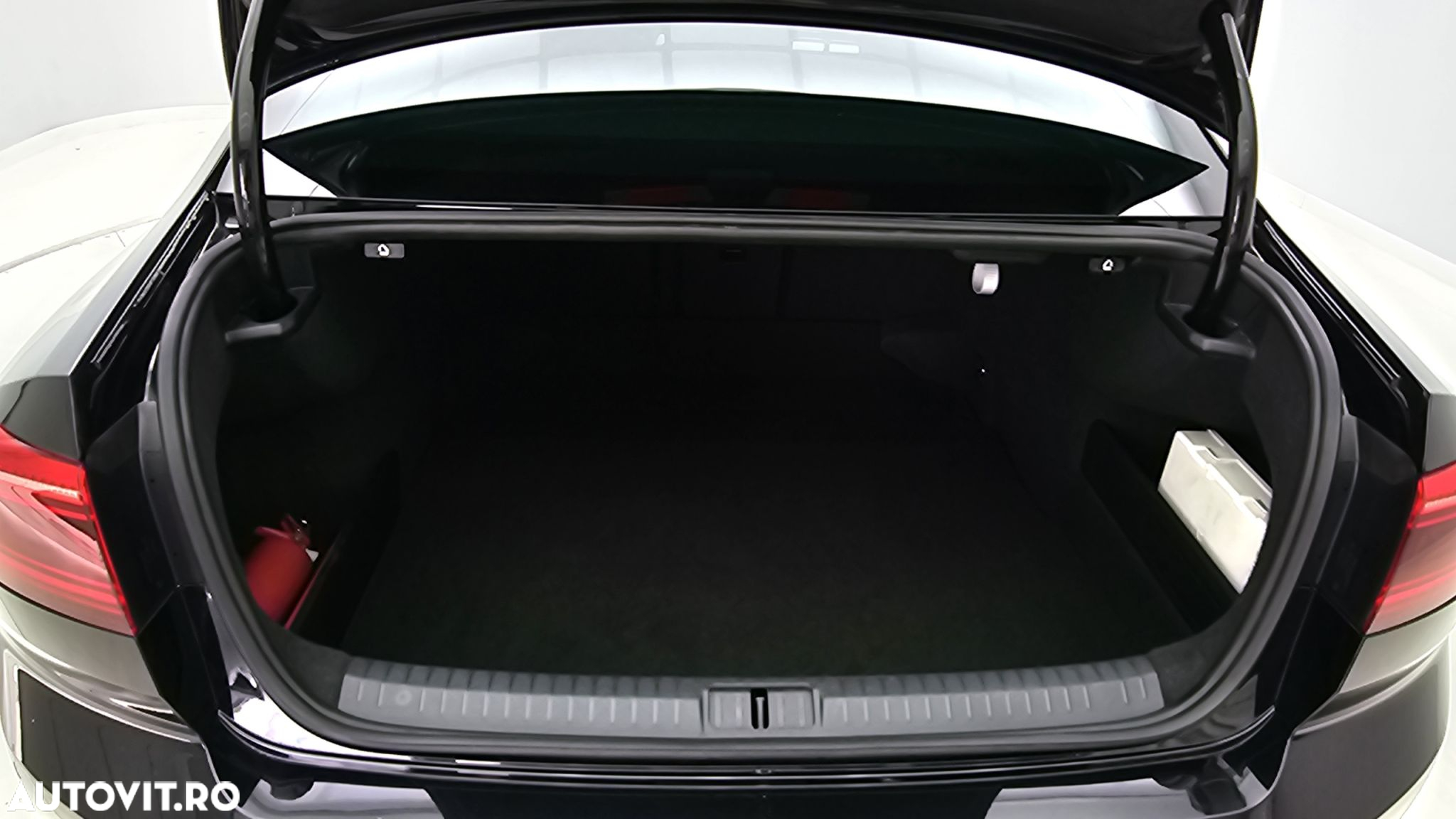 Volkswagen Passat 2.0 TDI DSG Highline - 25