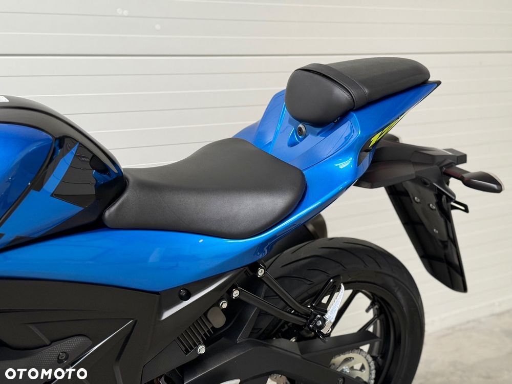 Suzuki GSX - 34