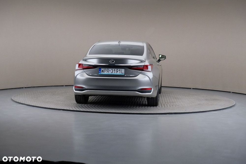 Lexus ES 300h Business Edition - 5