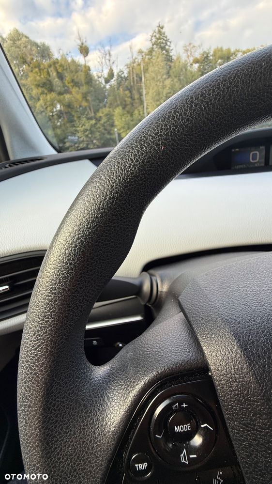 Toyota Prius 1.8 HSD Prestige - 11