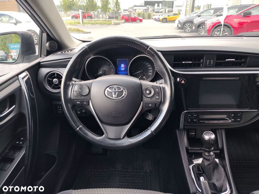 Toyota Auris 1.6 Selection - 13