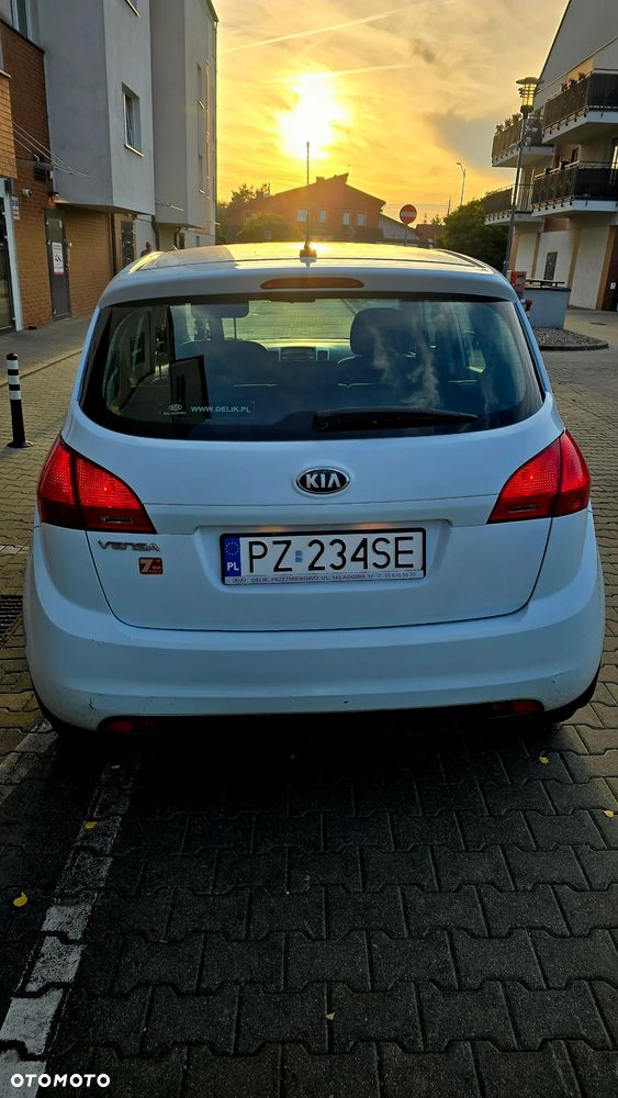 Kia Venga - 6