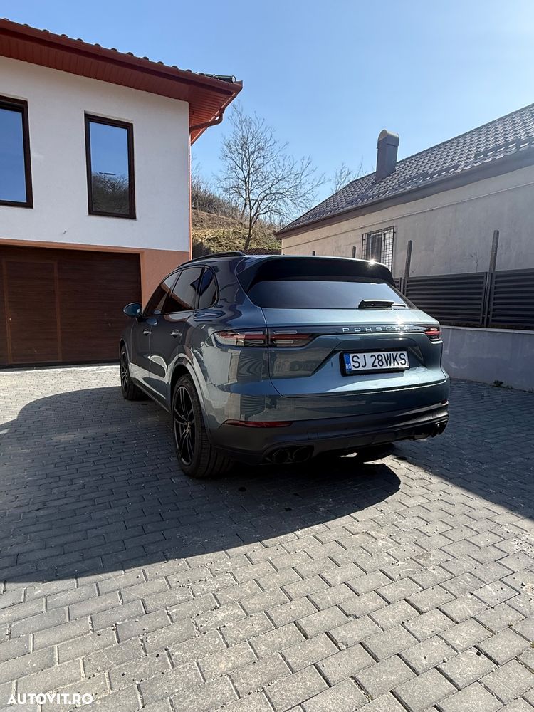 Porsche Cayenne Standard - 4