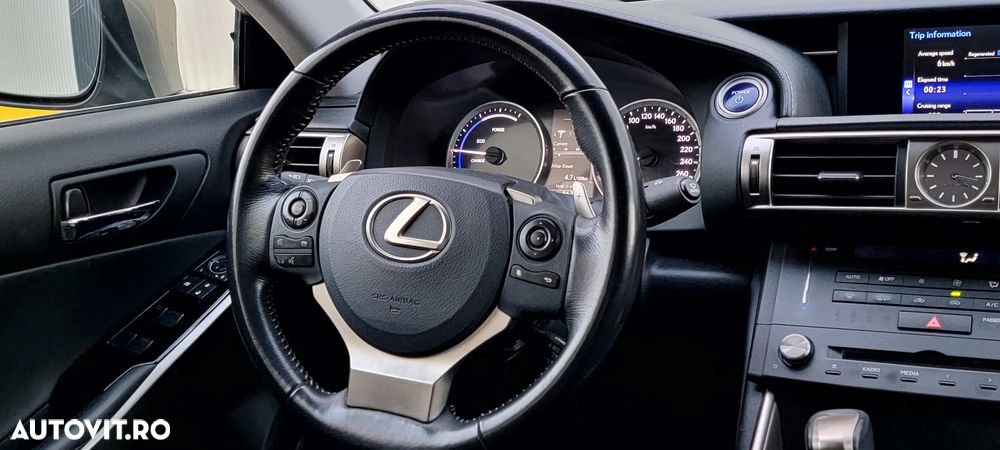 Lexus Seria IS 300h BusinessEdition - 12