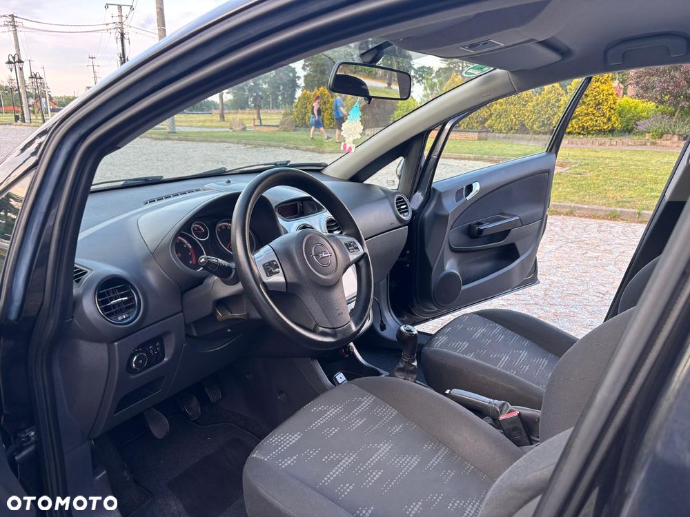 Opel Corsa 1.2 16V Cosmo - 26
