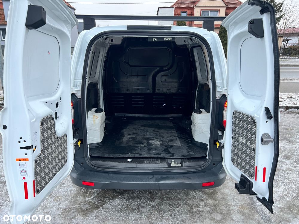 Ford Transit Courier - 8