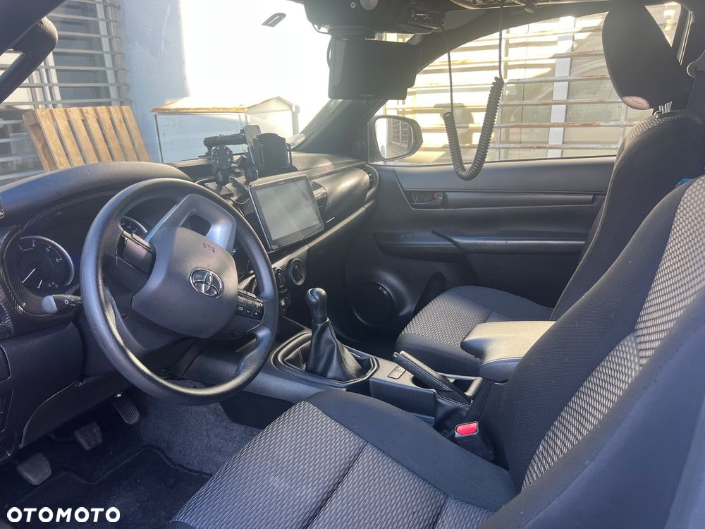 Toyota Hilux - 5