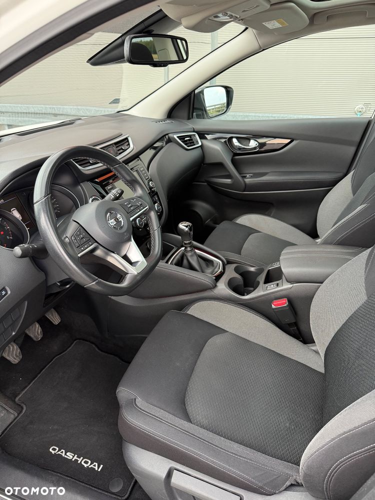 Nissan Qashqai 1.3 DIG-T N-CONNECTA - 8