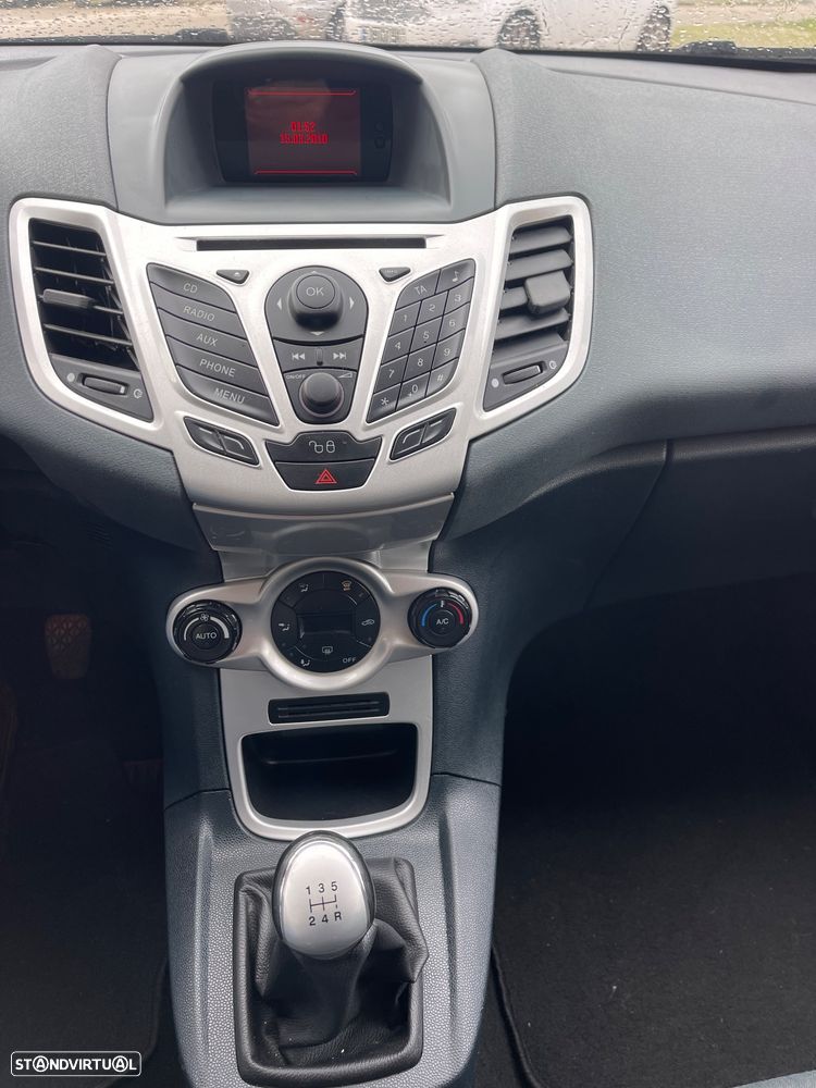 Ford Fiesta - 10