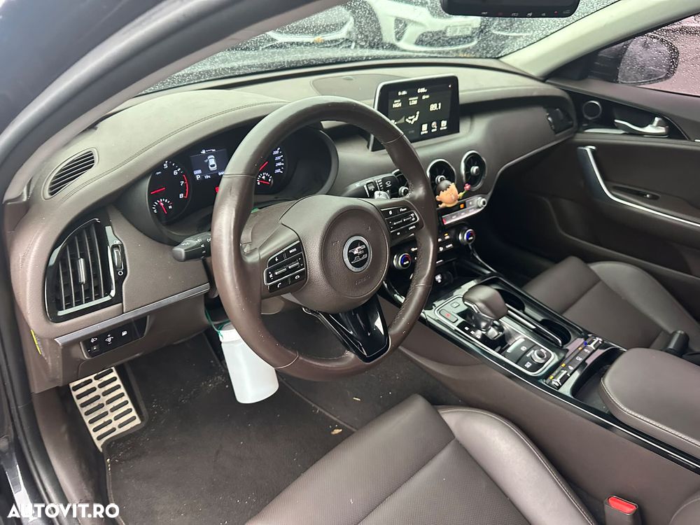 Kia Stinger - 6