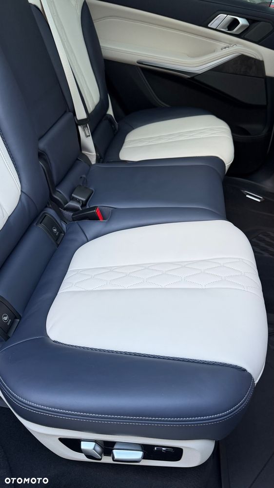 BMW X7 M50i sport - 14