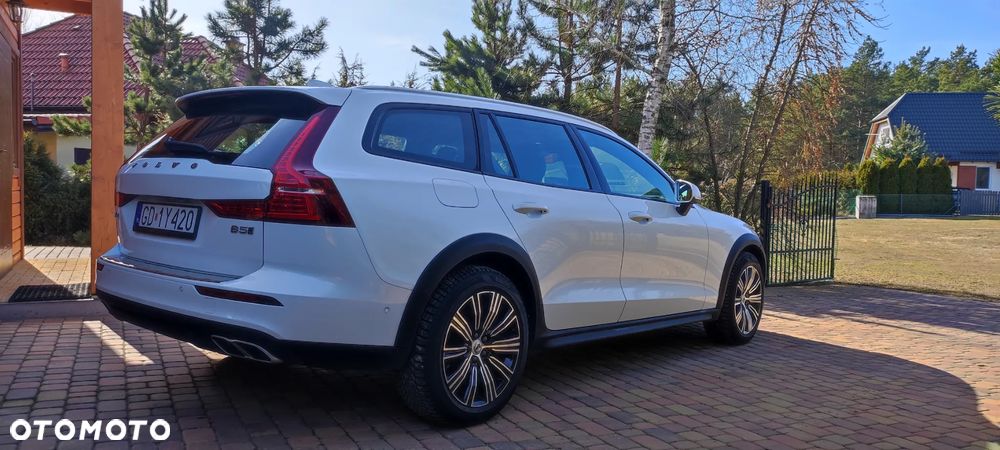 Volvo V60 Cross Country - 4