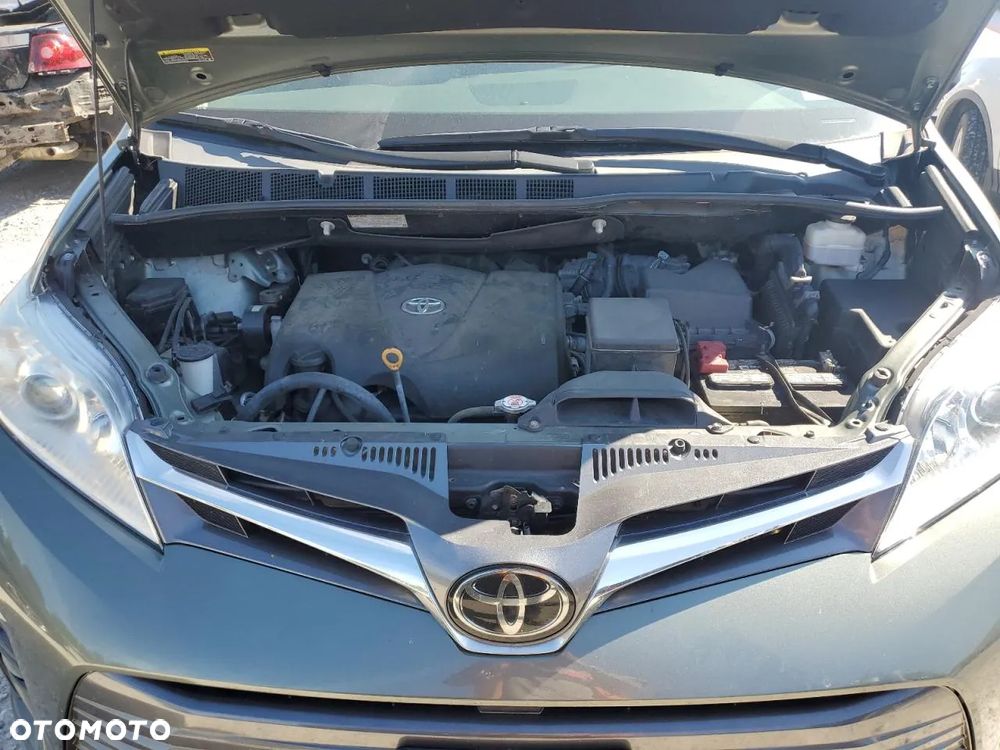 Toyota Sienna 3.5 V6 XLE AWD - 12