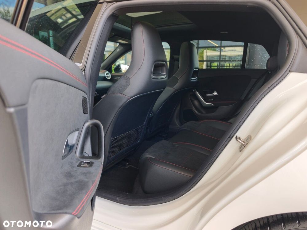 Mercedes-Benz CLA 200 mHEV AMG Line 7G-DCT - 12