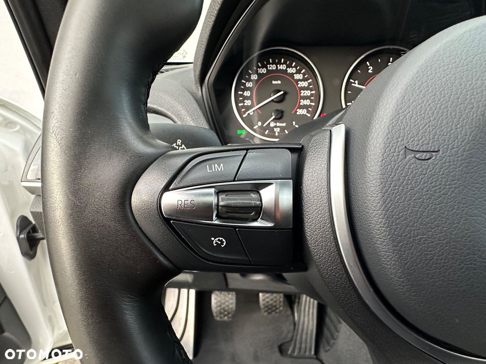 BMW Seria 1 120d M Sport - 26